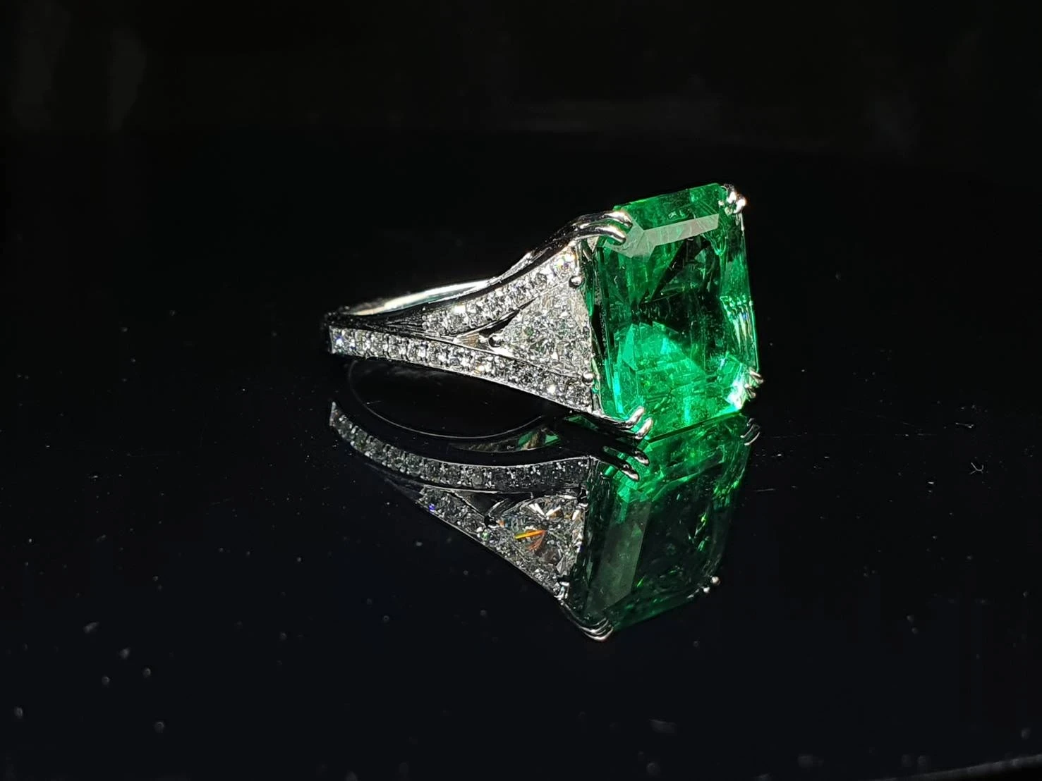 祖母綠如何挑選？是否只有哥倫比亞值得入手？ 綠色帝王的挑選指南