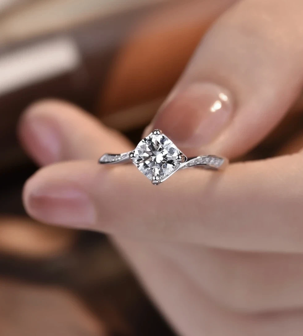 「挑婚戒前必做的入門功課」18K金、24K金差異在哪?該如何挑選各色戒台 - 第4張圖 「挑婚戒前必做的入門功課」18K金、24K金差異在哪?該如何挑選各色戒台