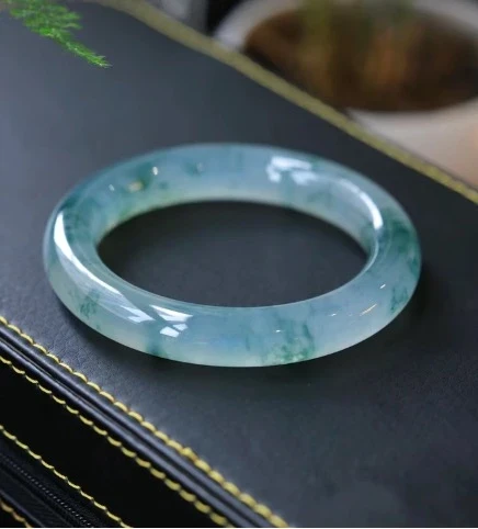 翡翠:玉石之王的挑選方法,種水、A貨保姆級教學 - 第4張圖 翡翠:玉石之王的挑選方法,種水、A貨保姆級教學