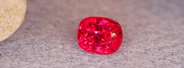 八月生辰石:尖晶石——寶石界的多彩奇蹟 - 第4張圖 八月生辰石:尖晶石——寶石界的多彩奇蹟