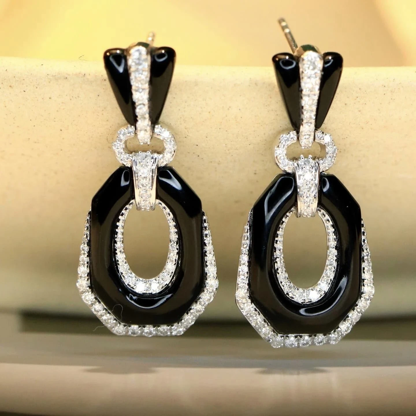 18K天然鑽石-黑瑪瑙耳環 - 第6張圖 18K天然鑽石-黑瑪瑙耳環