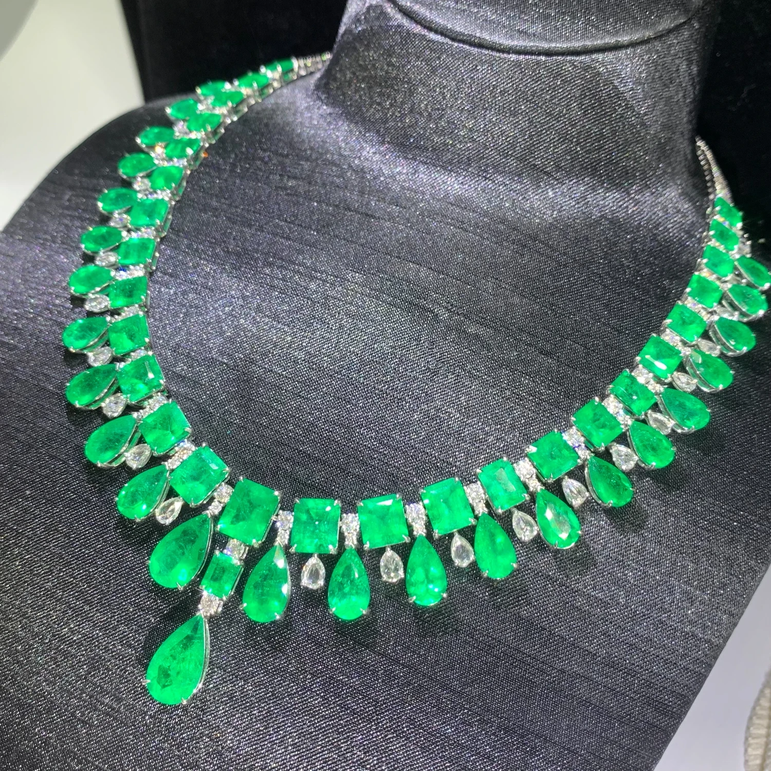 祖母綠如何挑選？是否只有哥倫比亞值得入手？ 綠色帝王的挑選指南