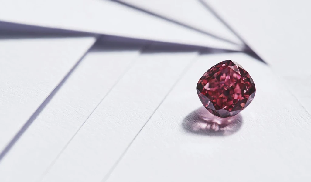 粉鑽：稀世珍寶，浪漫瑰寶，帶您探索阿蓋爾粉鑽的稀缺性