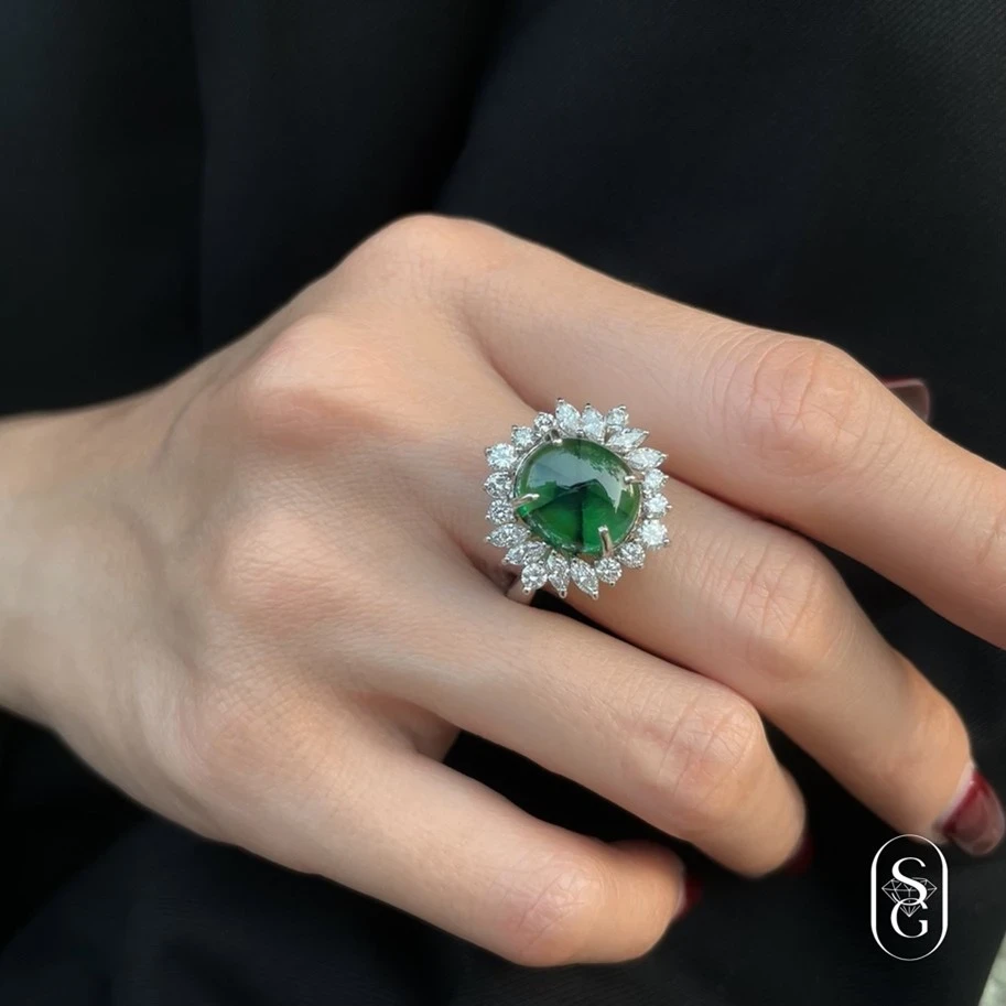 被譽為「天使之眸」的寶石，達碧茲祖母綠到底有多珍稀？