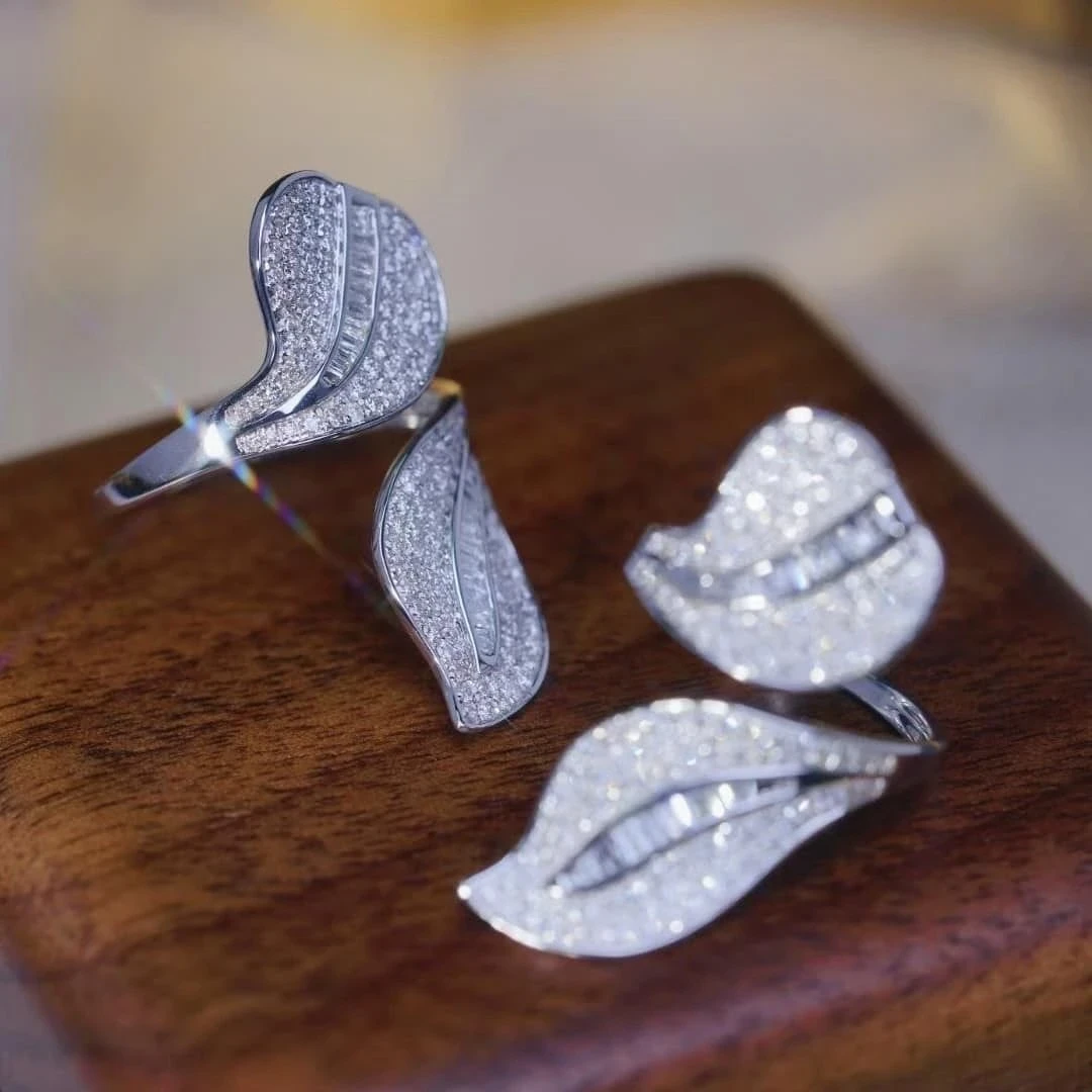 18K天然鑽石-花瓣葉子戒指