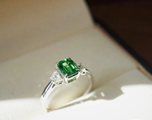 珠寶界有哪些寶藏的「平替寶石」?鑽石、祖母綠及海水珍珠的平價版,人人都能買寶石! (上) - 第10張圖 珠寶界有哪些寶藏的「平替寶石」?鑽石、祖母綠及海水珍珠的平價版,人人都能買寶石! (上)