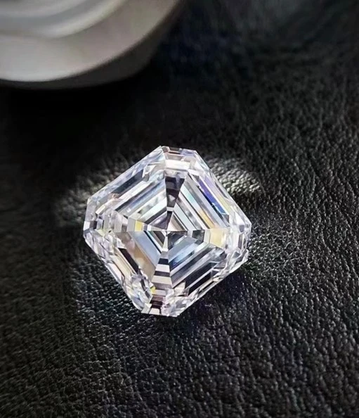 鑽石的秘密一篇就懂!盤點五種熱門的花式鑽石切割 - 第11張圖 鑽石的秘密一篇就懂!盤點五種熱門的花式鑽石切割