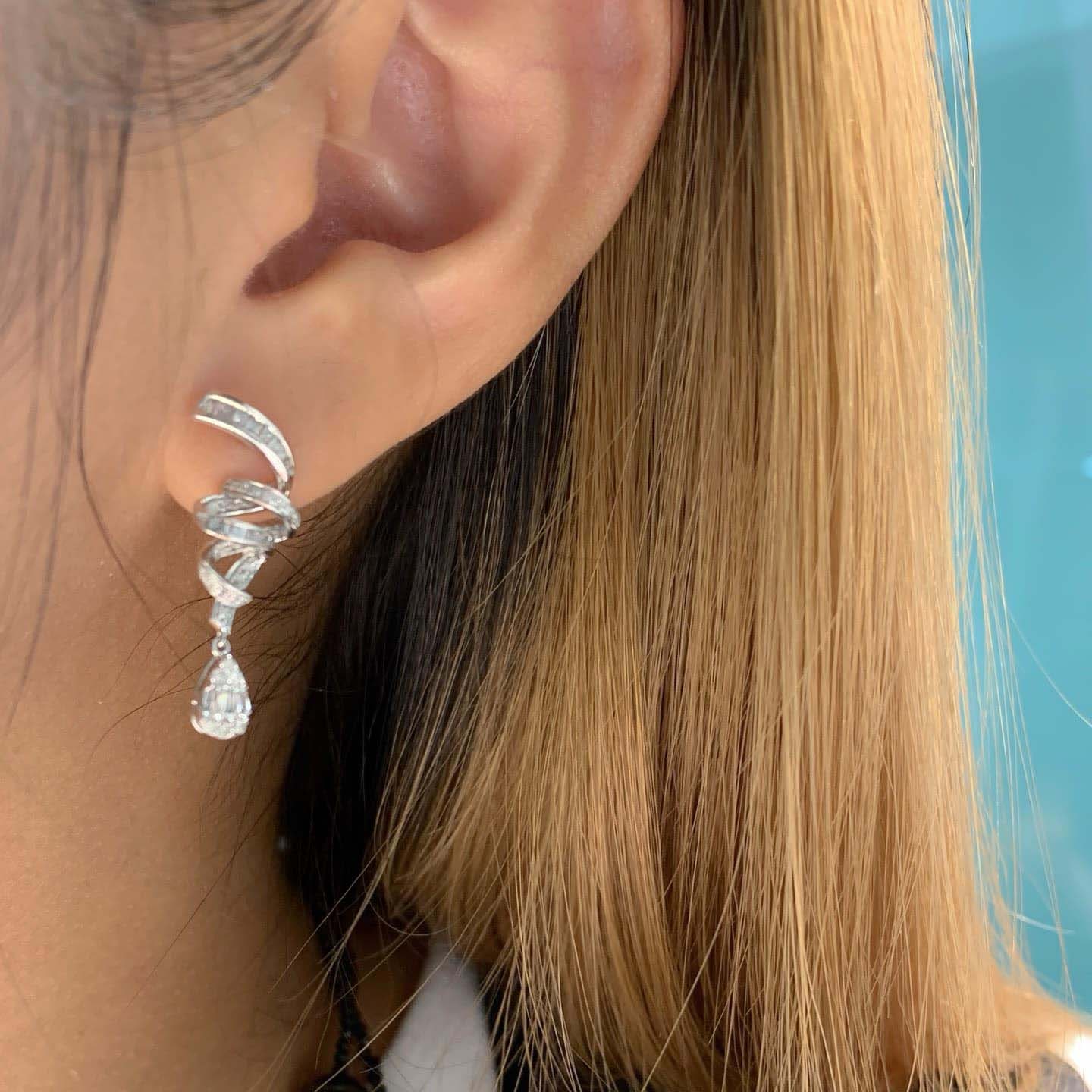 18K天然鑽石-絲帶纏繞水滴耳環