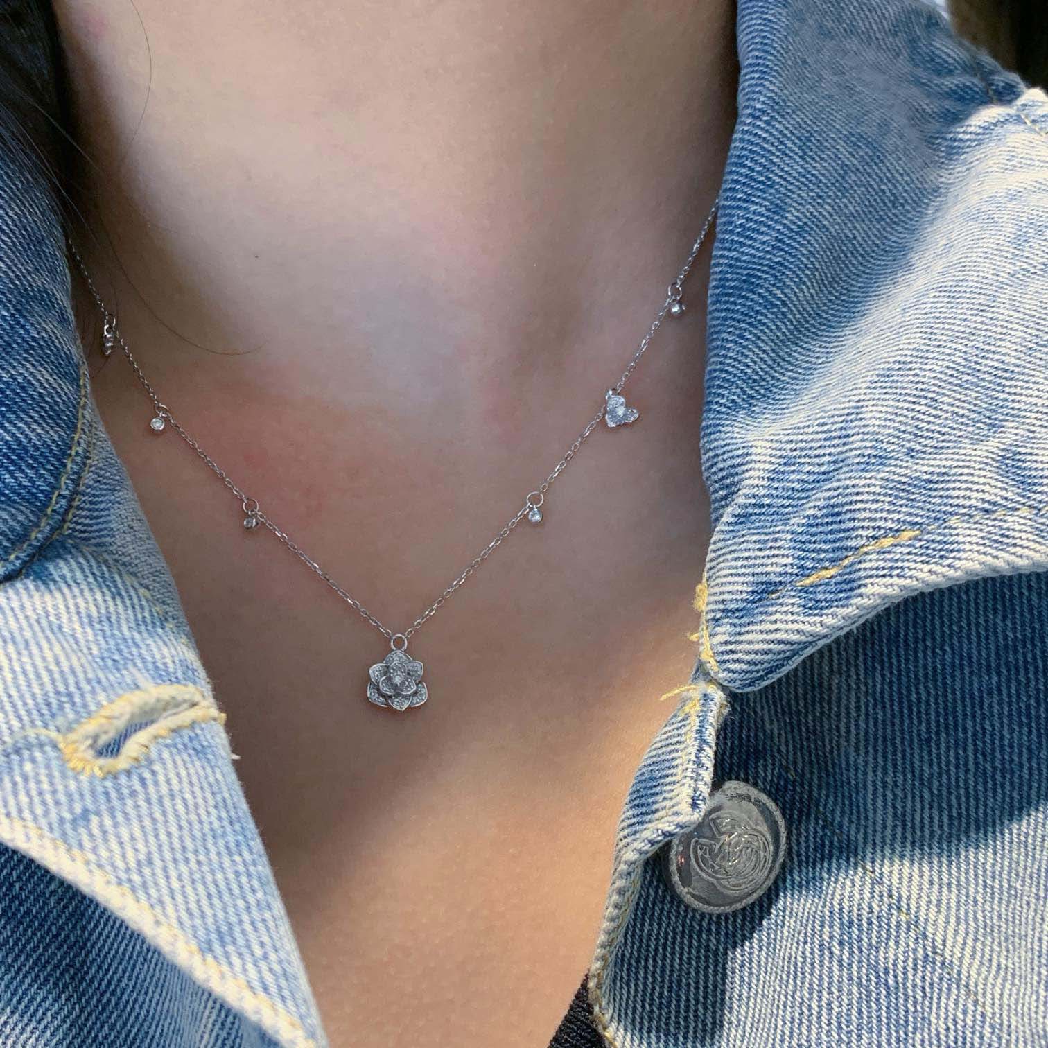 18K天然鑽石-精緻山茶花項鍊