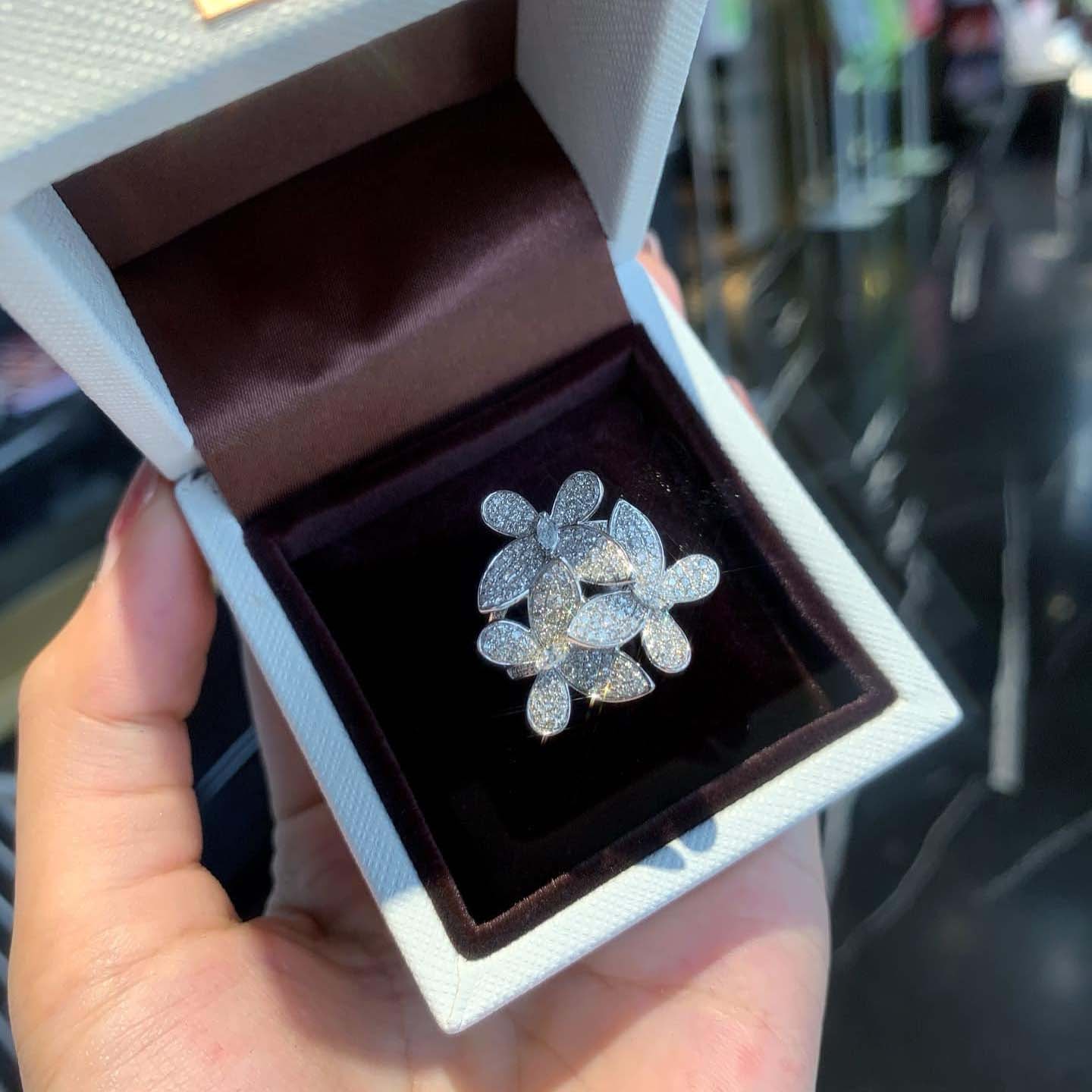 18K天然鑽石-蝴蝶錦簇戒指 - 第3張圖 18K天然鑽石-蝴蝶錦簇戒指