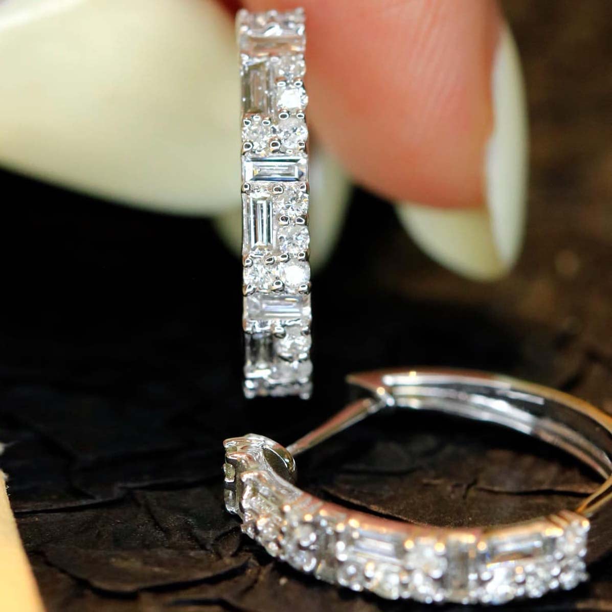 18K天然鑽石-大圈口耳環