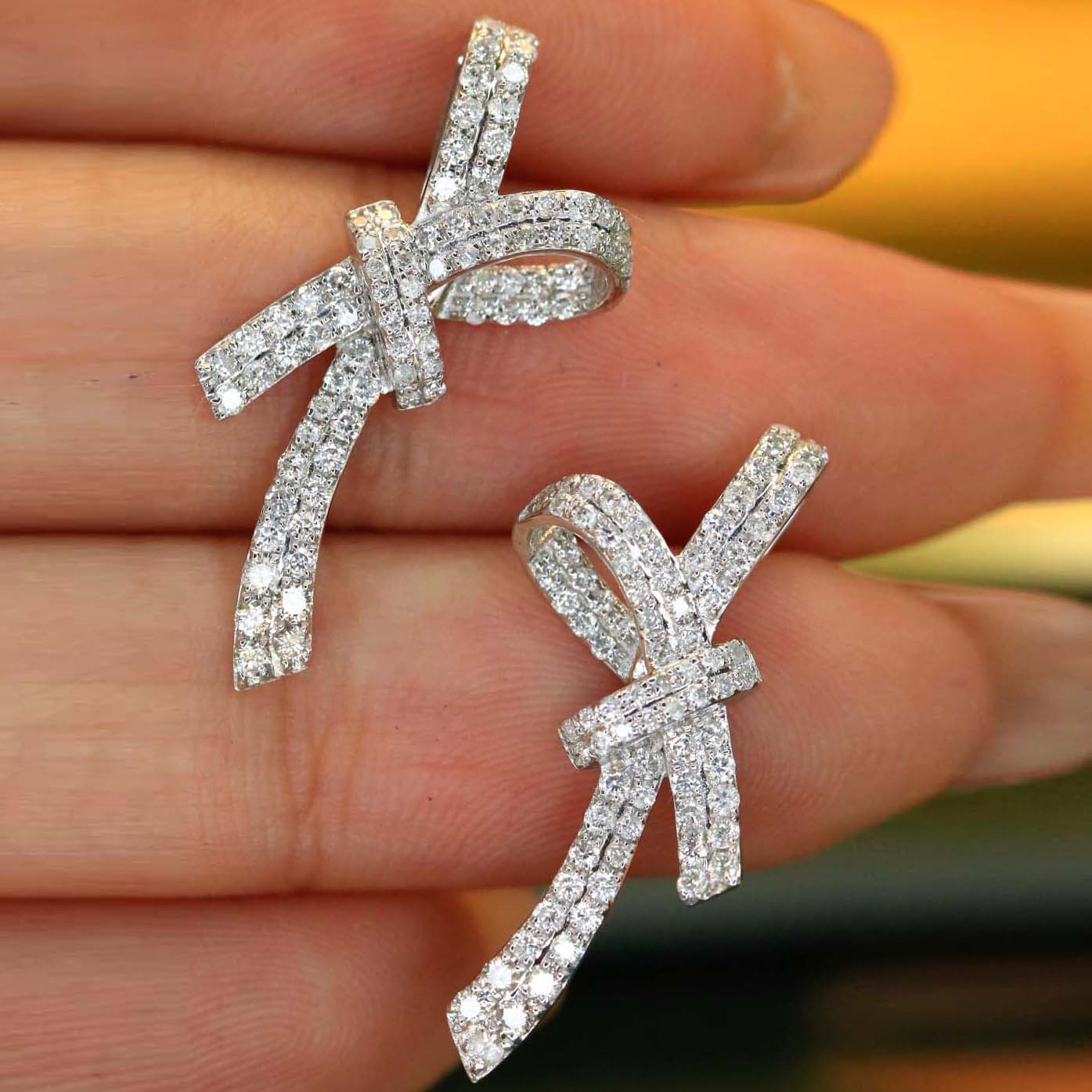 18K天然鑽石-蝴蝶結優雅耳環 - 第2張圖 18K天然鑽石-蝴蝶結優雅耳環