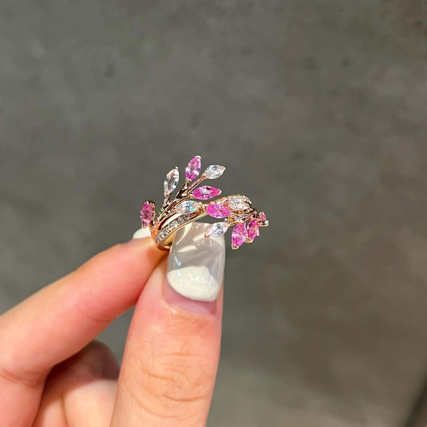 18K天然鑽石-粉藍寶藤蔓戒指