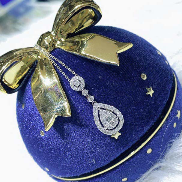 18K天然鑽石-氣質水滴墜飾 - 第1張圖 18K天然鑽石-氣質水滴墜飾