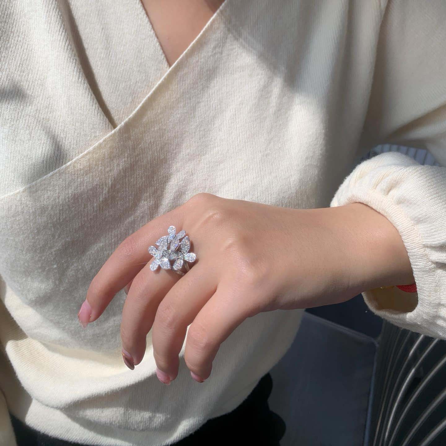 18K天然鑽石-蝴蝶錦簇戒指 - 第4張圖 18K天然鑽石-蝴蝶錦簇戒指