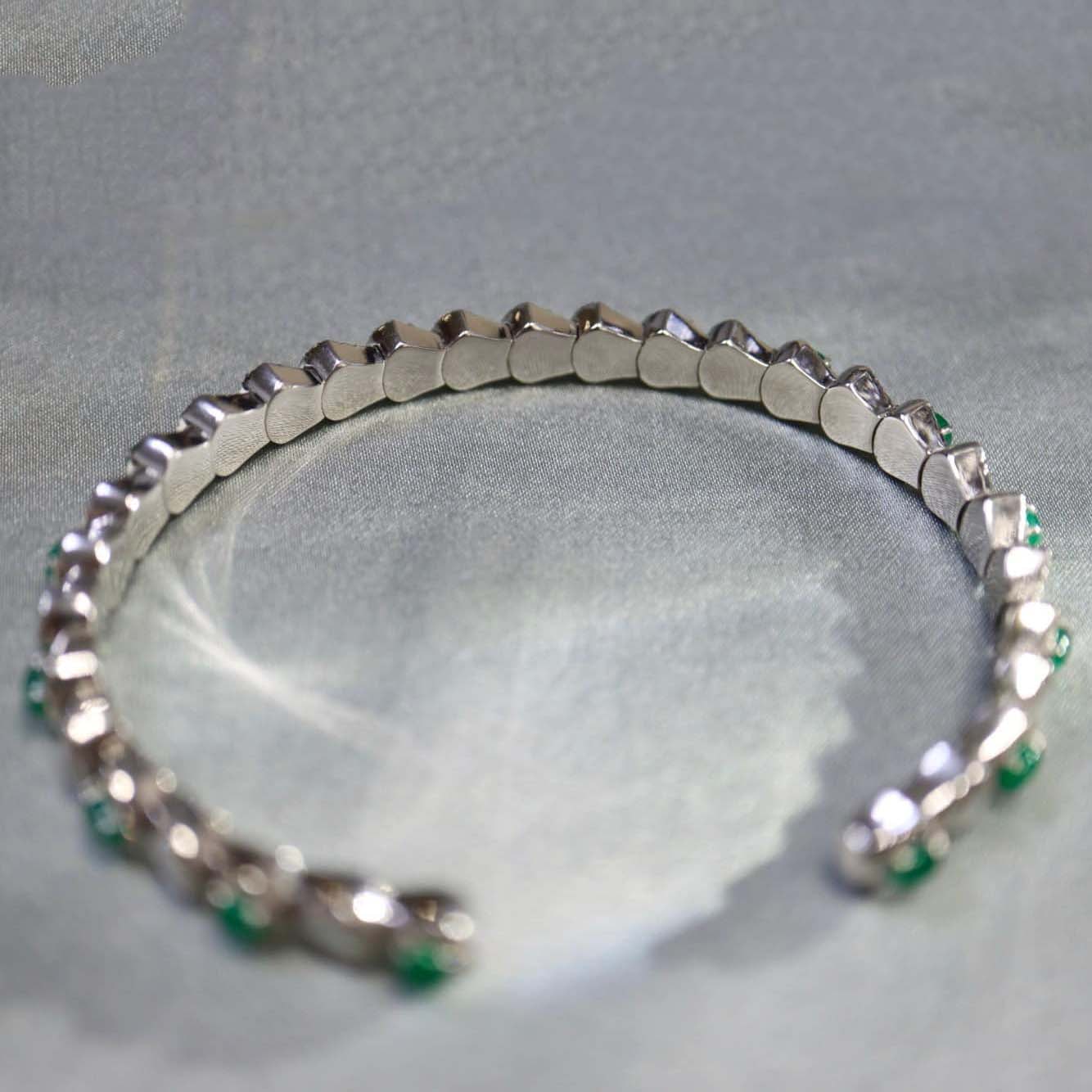 18K天然鑽石-祖母綠白貝蛇型手鐲