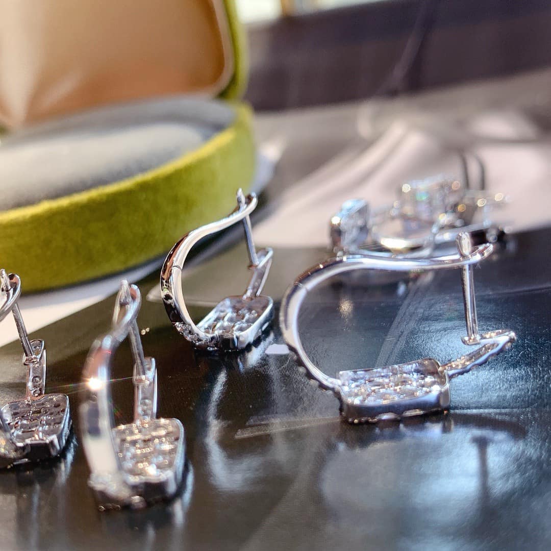 18K天然鑽石-氣質閃亮耳環