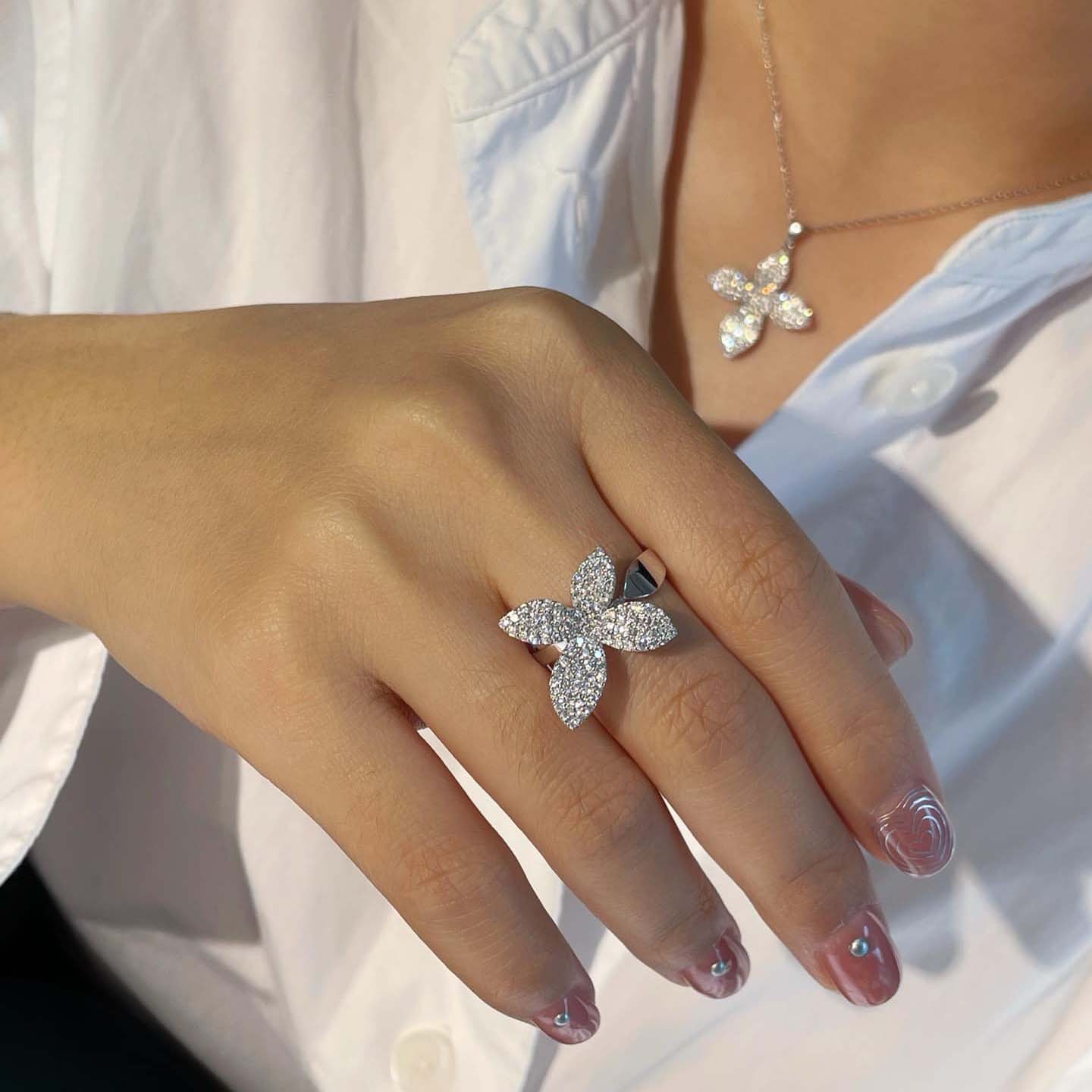 18K天然鑽石-四季蝴蝶花項鍊/耳環/戒指