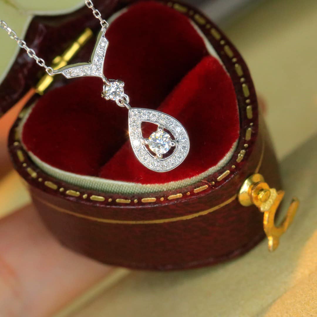 18K天然鑽石-精緻水滴項鍊