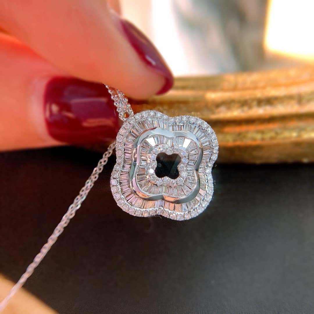 18K天然鑽石-大四葉草墜飾