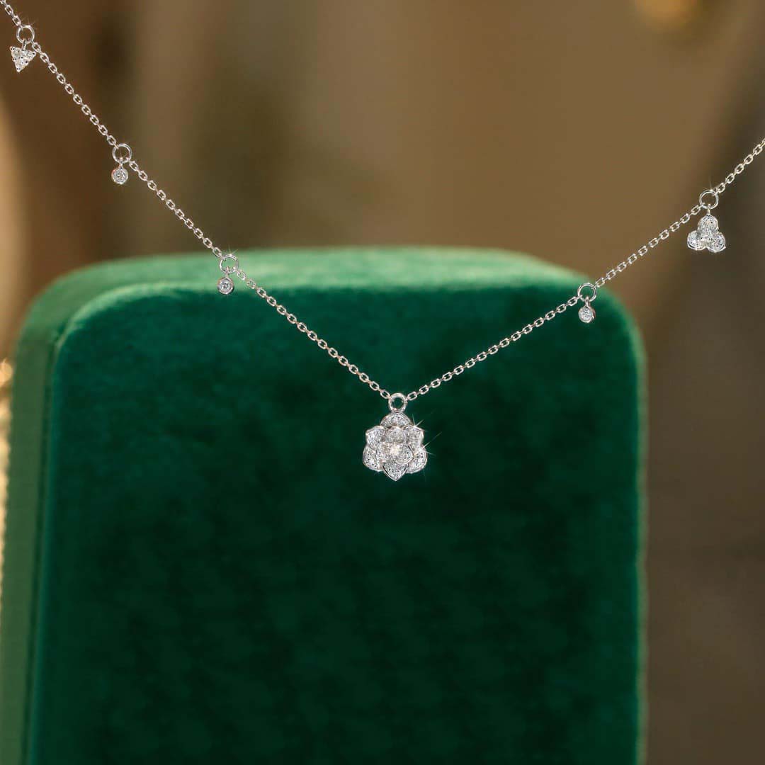 18K天然鑽石-精緻山茶花項鍊