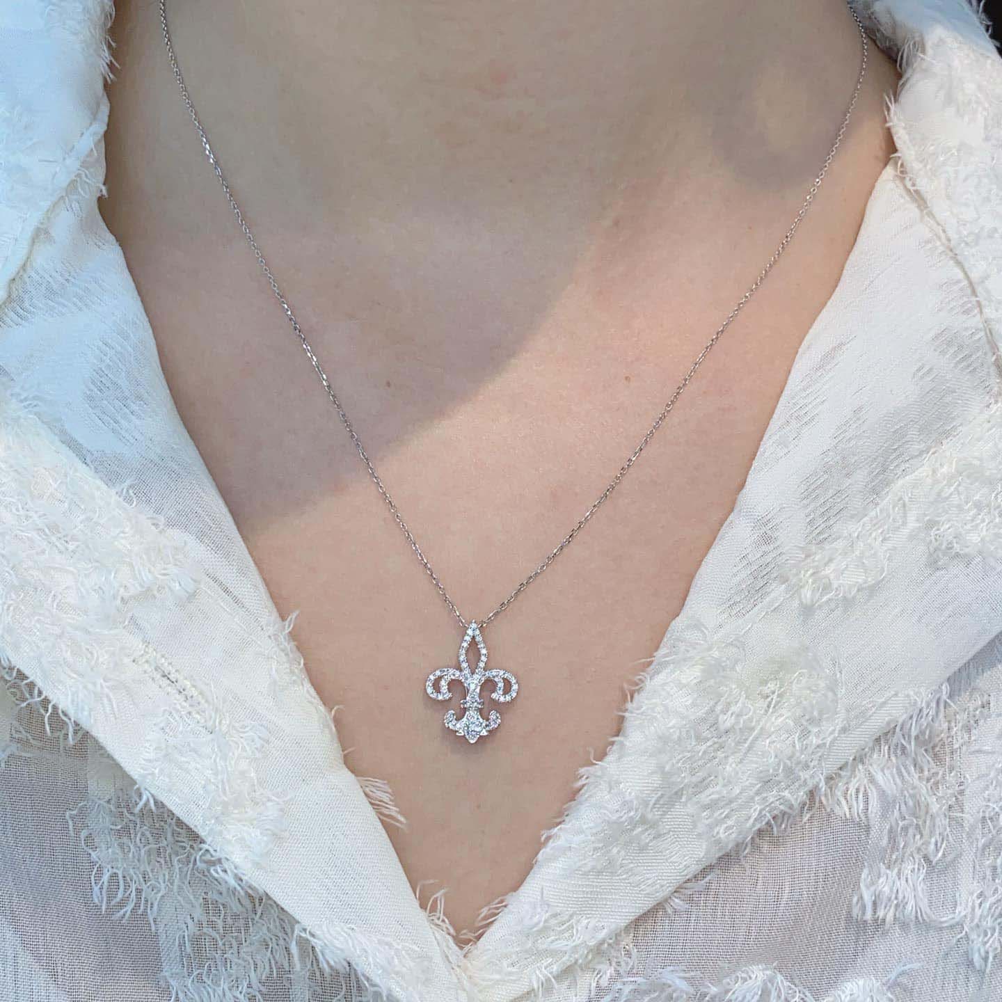 18K天然鑽石-鳶尾花項鍊 - 第4張圖 18K天然鑽石-鳶尾花項鍊