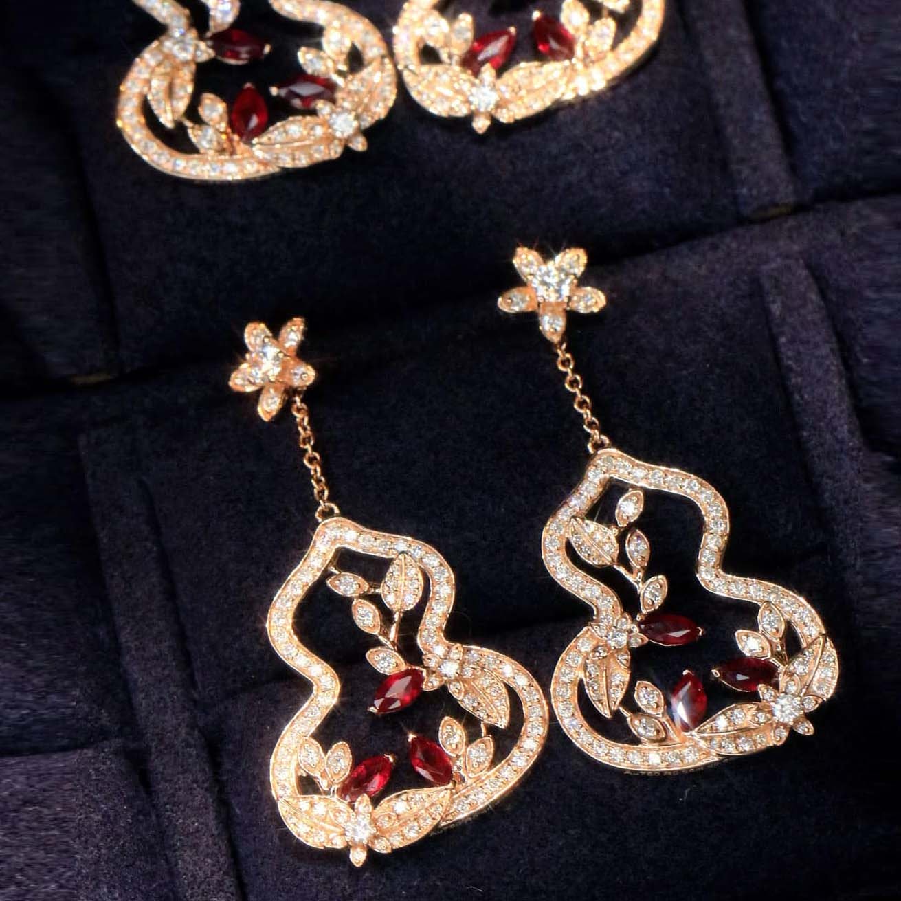 18K天然紅寶石鑽石-國風葫蘆花繁葉茂系列耳環 - 第2張圖 18K天然紅寶石鑽石-國風葫蘆花繁葉茂系列耳環