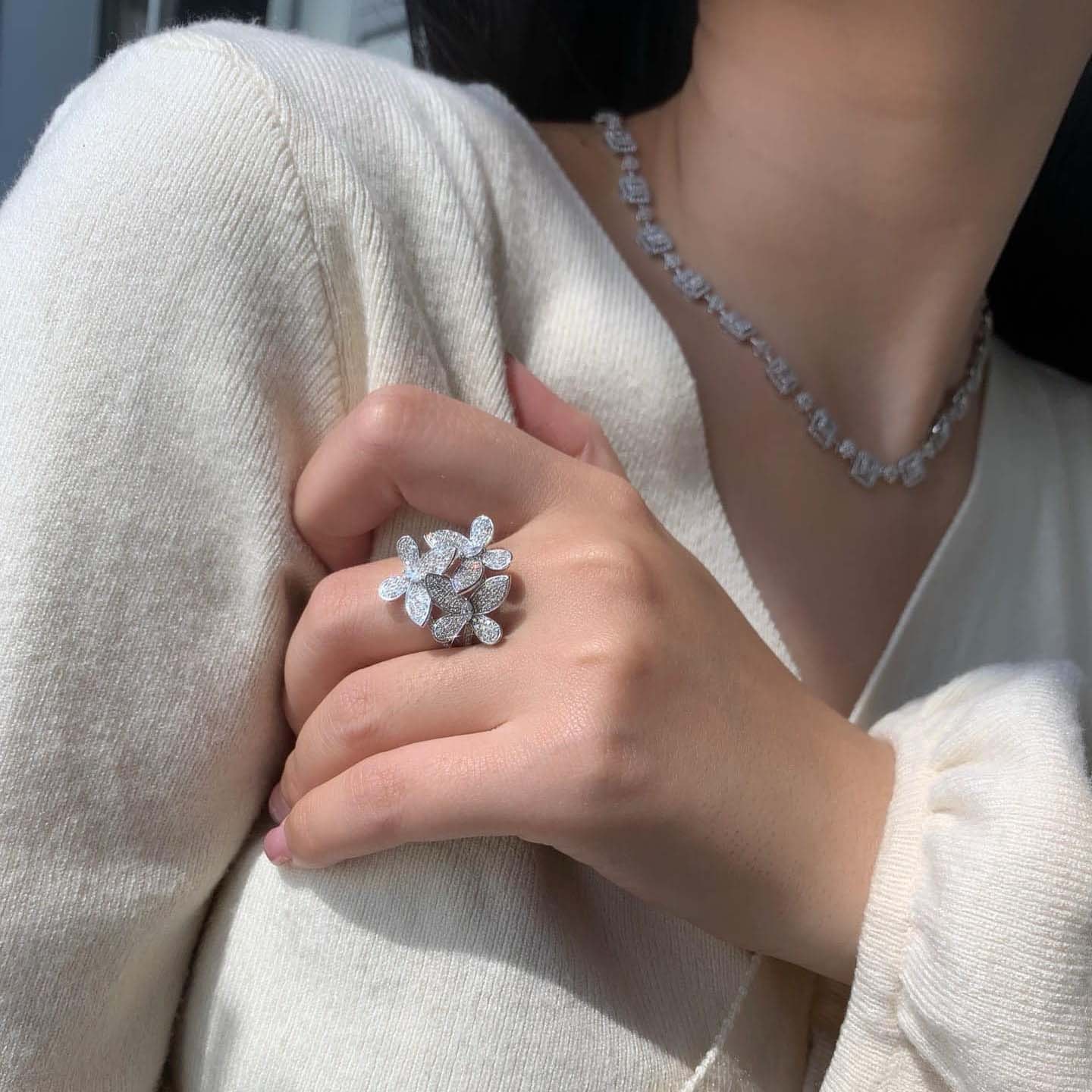 18K天然鑽石-蝴蝶錦簇戒指 - 第6張圖 18K天然鑽石-蝴蝶錦簇戒指