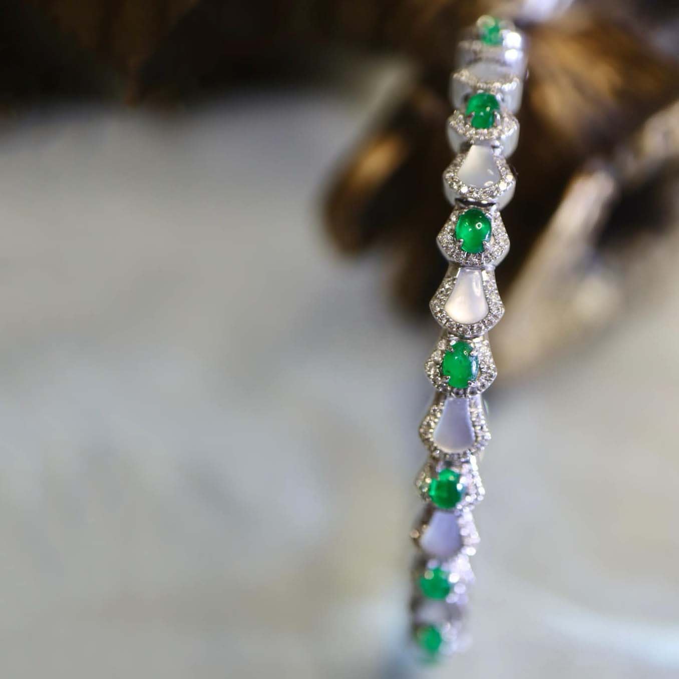 18K天然鑽石-祖母綠白貝蛇型手鐲