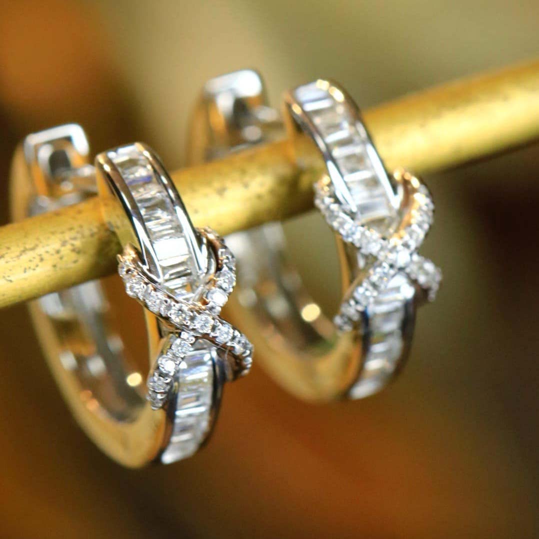 18K天然鑽石-氣質交叉耳環