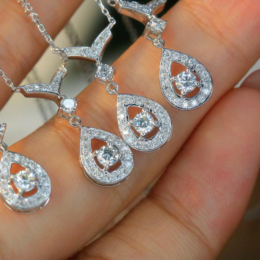 18K天然鑽石-精緻水滴項鍊