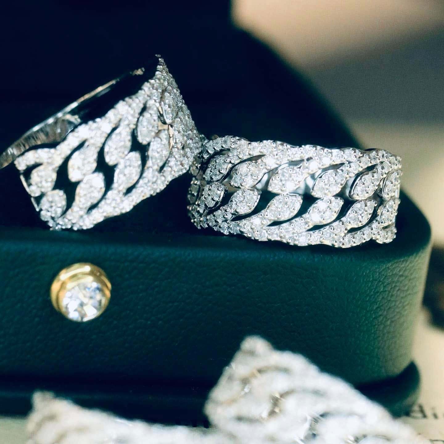 18K天然鑽石-豪華流線戒指 - 第8張圖 18K天然鑽石-豪華流線戒指