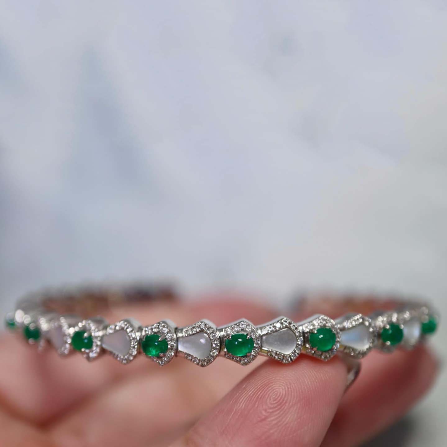 18K天然鑽石-祖母綠白貝蛇型手鐲