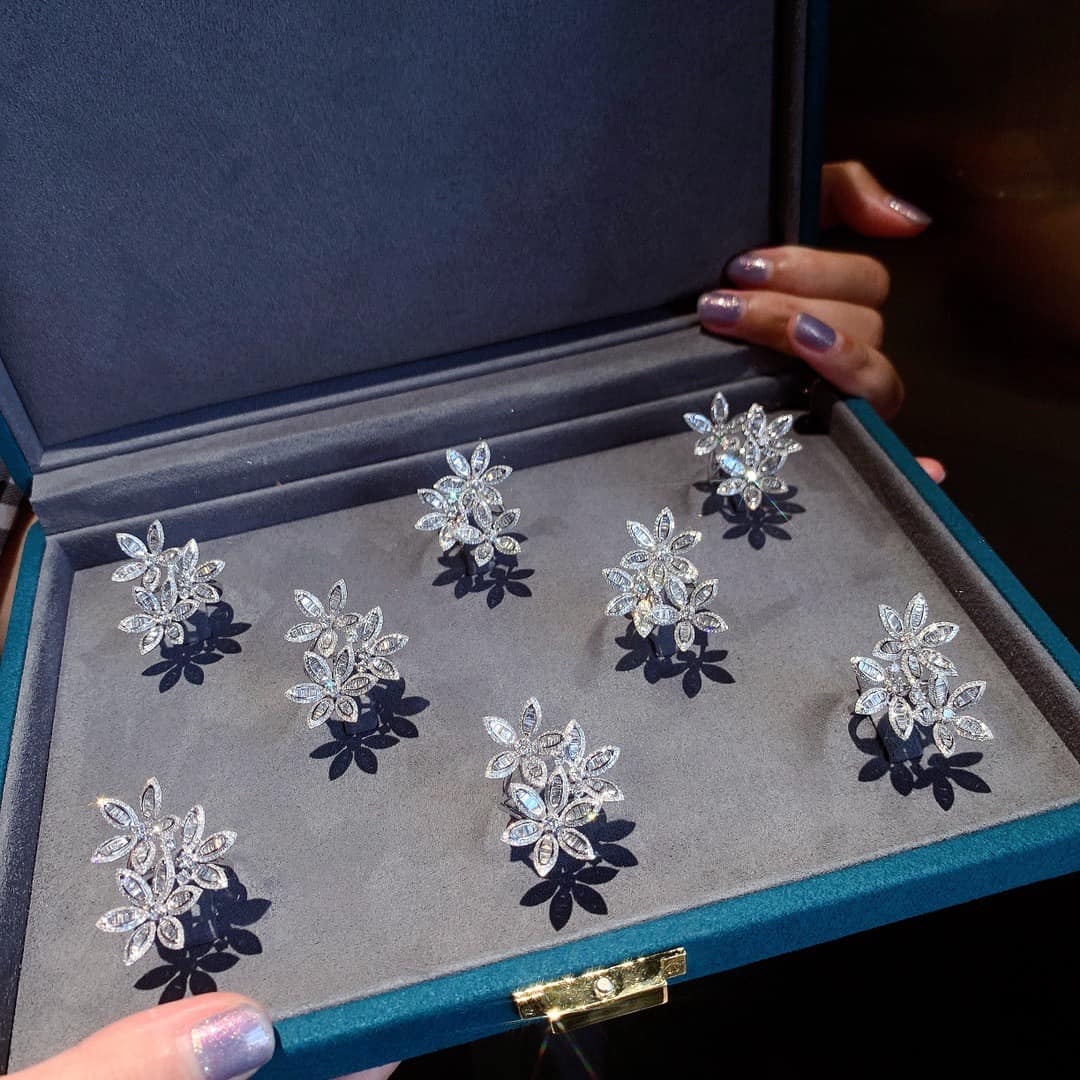 18K天然鑽石-三朵花大器戒指 - 第6張圖 18K天然鑽石-三朵花大器戒指