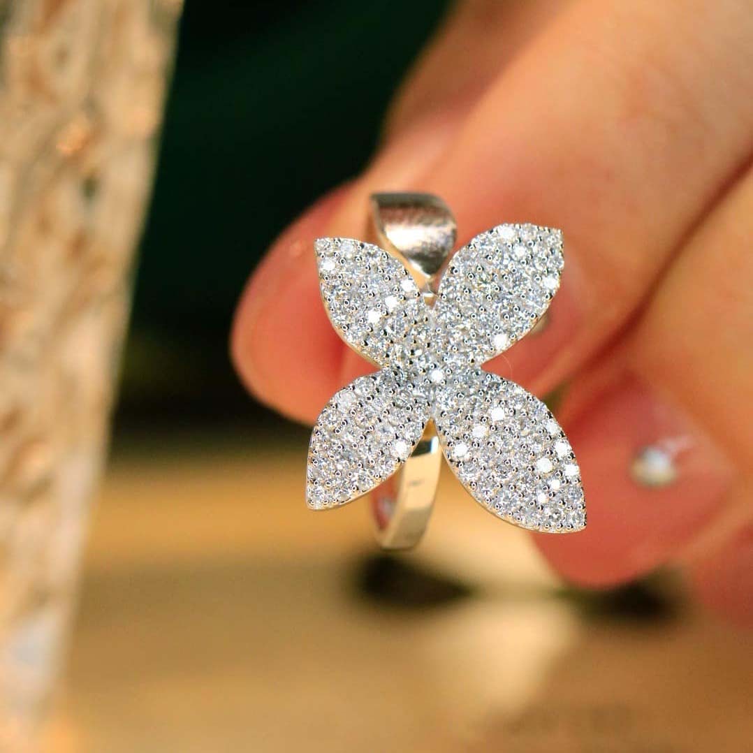 18K天然鑽石-四季蝴蝶花項鍊/耳環/戒指