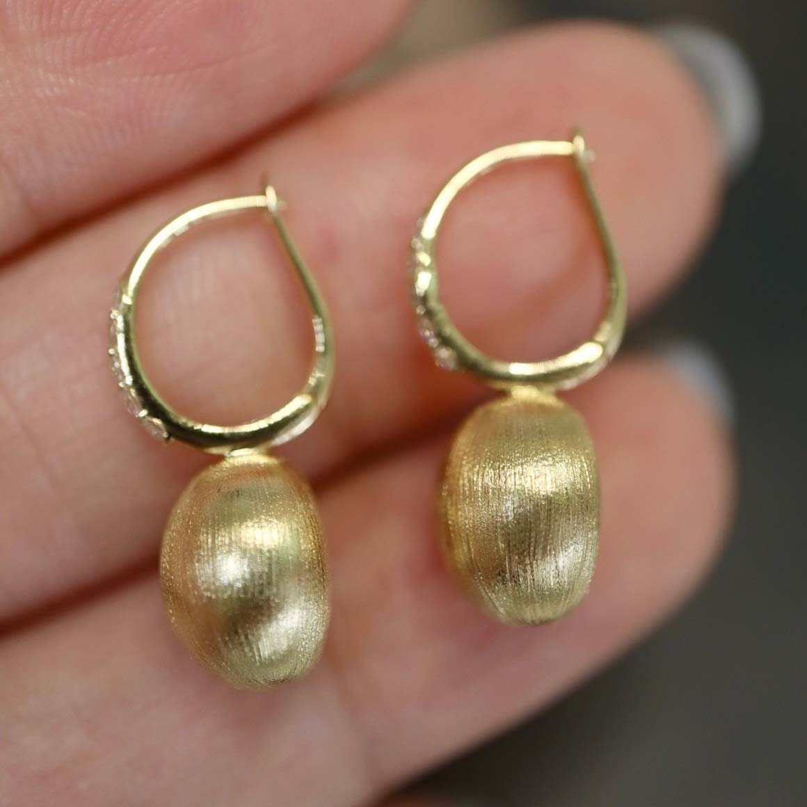 18K天然鑽石-拉絲法式藝術耳扣 - 第8張圖 18K天然鑽石-拉絲法式藝術耳扣