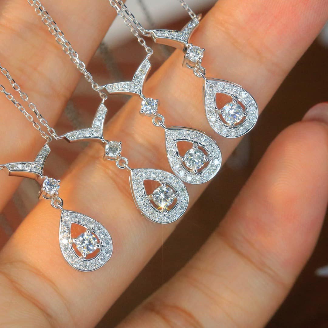 18K天然鑽石-精緻水滴項鍊