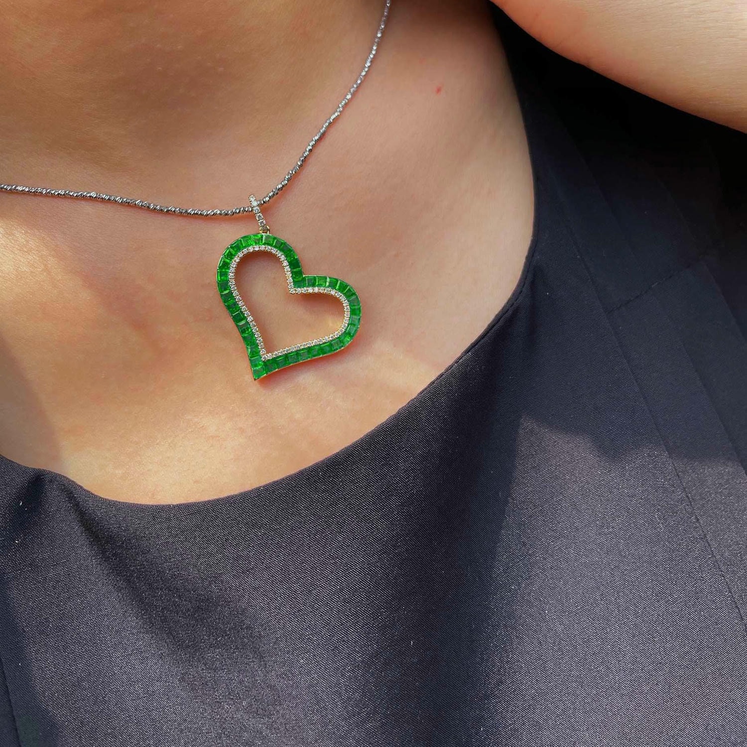 18K天然祖母綠-心形墜飾