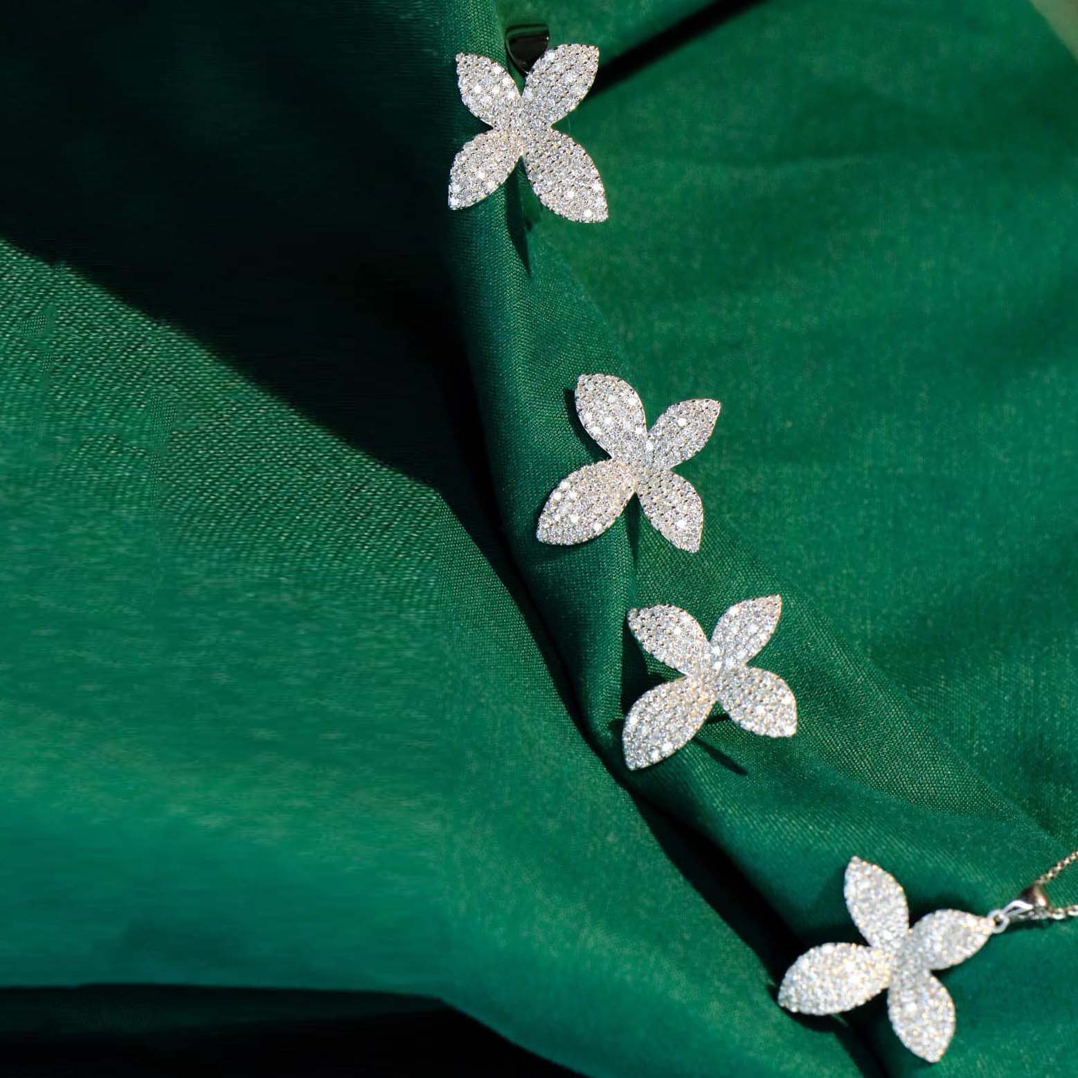 18K天然鑽石-四季蝴蝶花項鍊/耳環/戒指