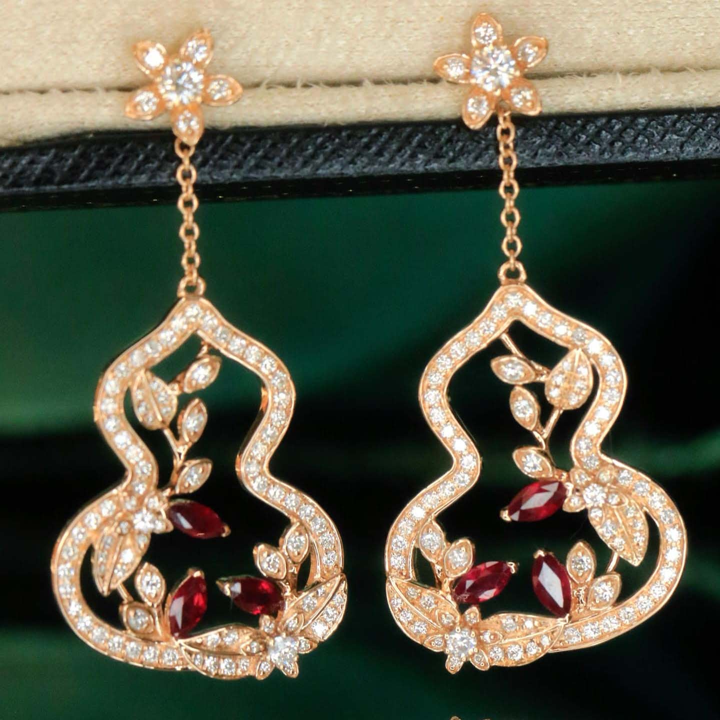 18K天然紅寶石鑽石-國風葫蘆花繁葉茂系列耳環 - 第5張圖 18K天然紅寶石鑽石-國風葫蘆花繁葉茂系列耳環