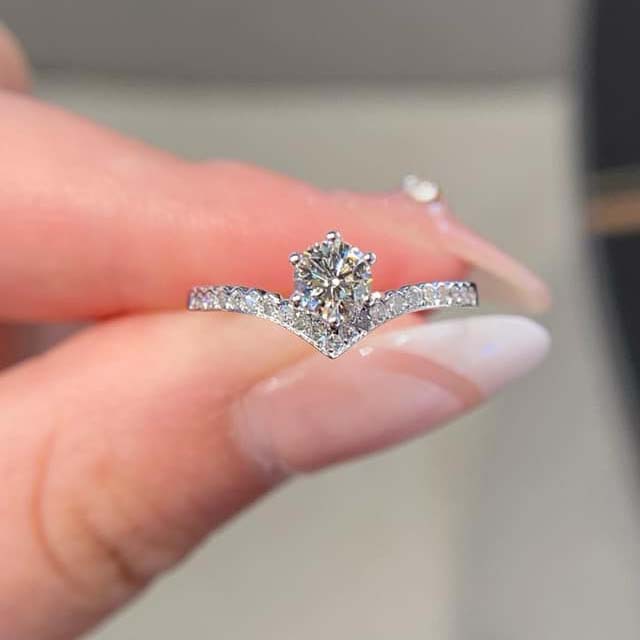 18K天然鑽石-氣質V型皇冠戒指 - 第9張圖 18K天然鑽石-氣質V型皇冠戒指