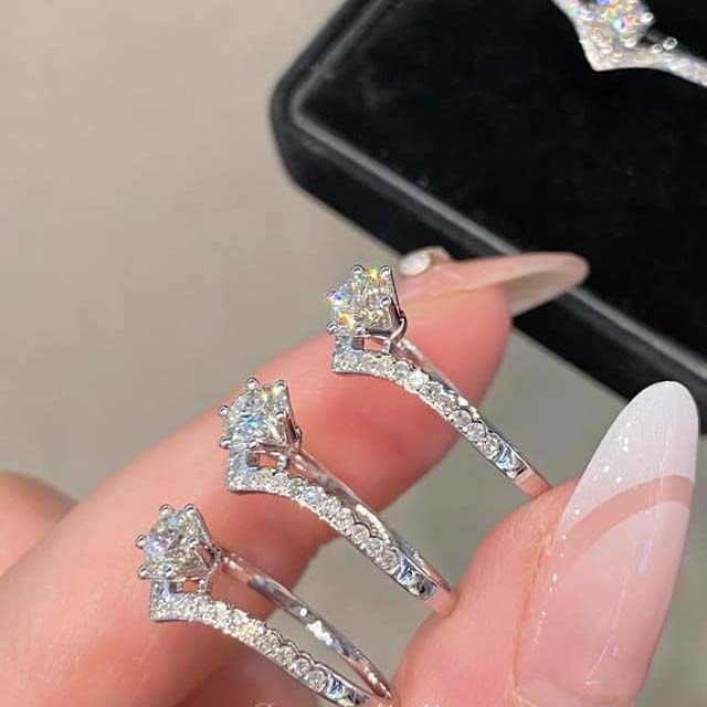 18K天然鑽石-氣質V型皇冠戒指 - 第10張圖 18K天然鑽石-氣質V型皇冠戒指