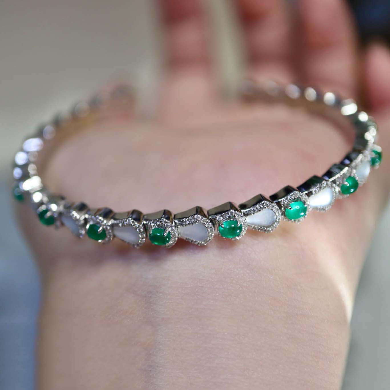 18K天然鑽石-祖母綠白貝蛇型手鐲