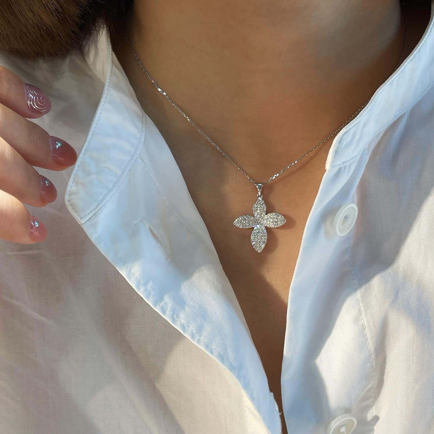 18K天然鑽石-四季蝴蝶花項鍊/耳環/戒指