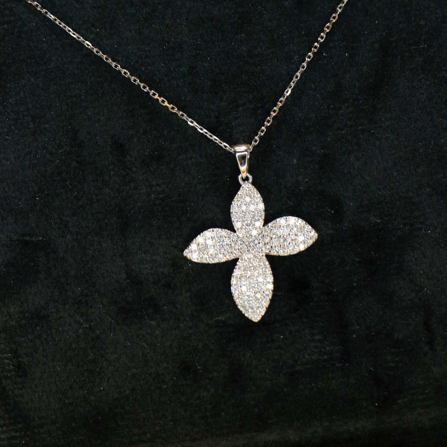 18K天然鑽石-四季蝴蝶花項鍊/耳環/戒指