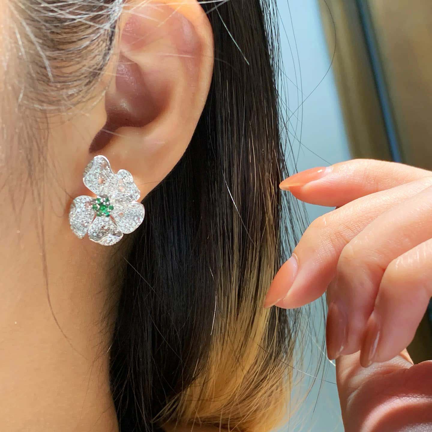 18K天然鑽石-祖母祿貴氣奢華花形耳環