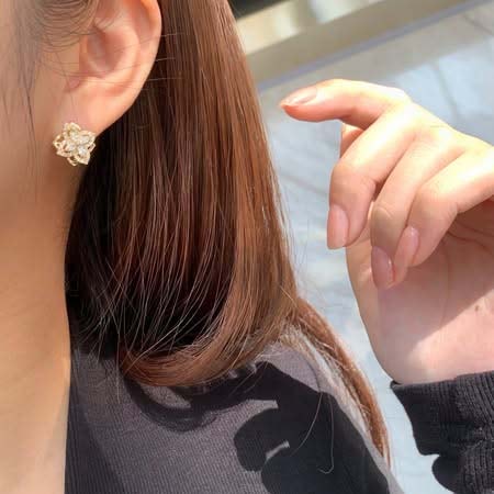 18K天然鑽石-四葉草靈動耳環