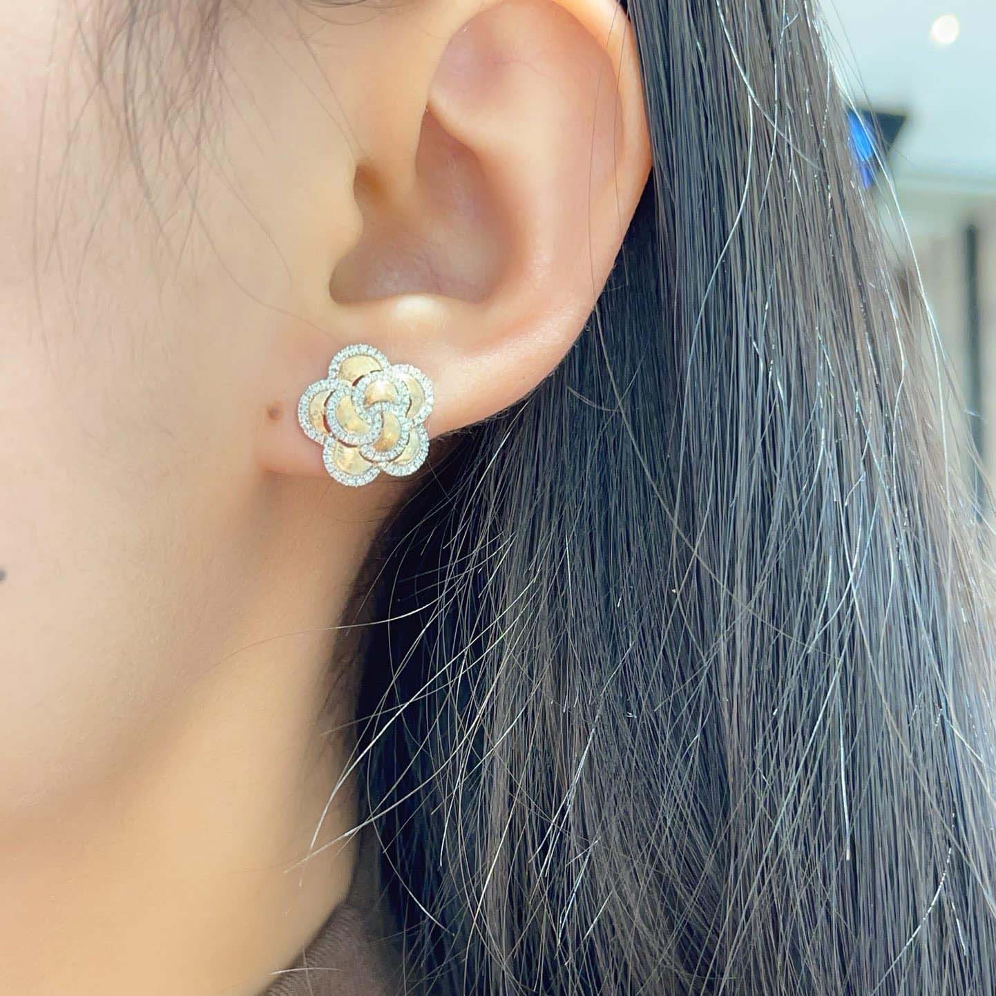 18K天然鑽石-拉絲花朵耳環