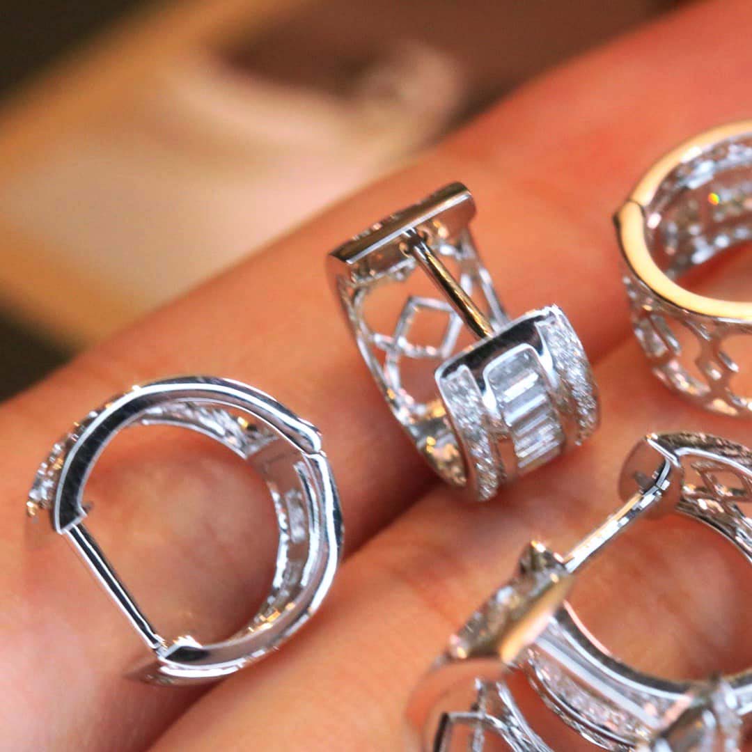 18K天然鑽石-大女主氣勢耳環 - 第1張圖 18K天然鑽石-大女主氣勢耳環