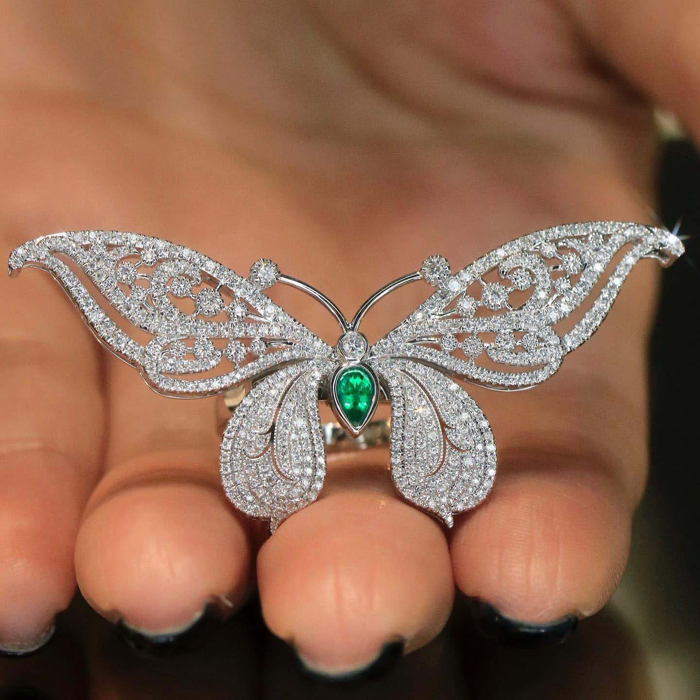 18K天然鑽石-祖母綠大蝴蝶萬用墜飾 - 第1張圖 18K天然鑽石-祖母綠大蝴蝶萬用墜飾